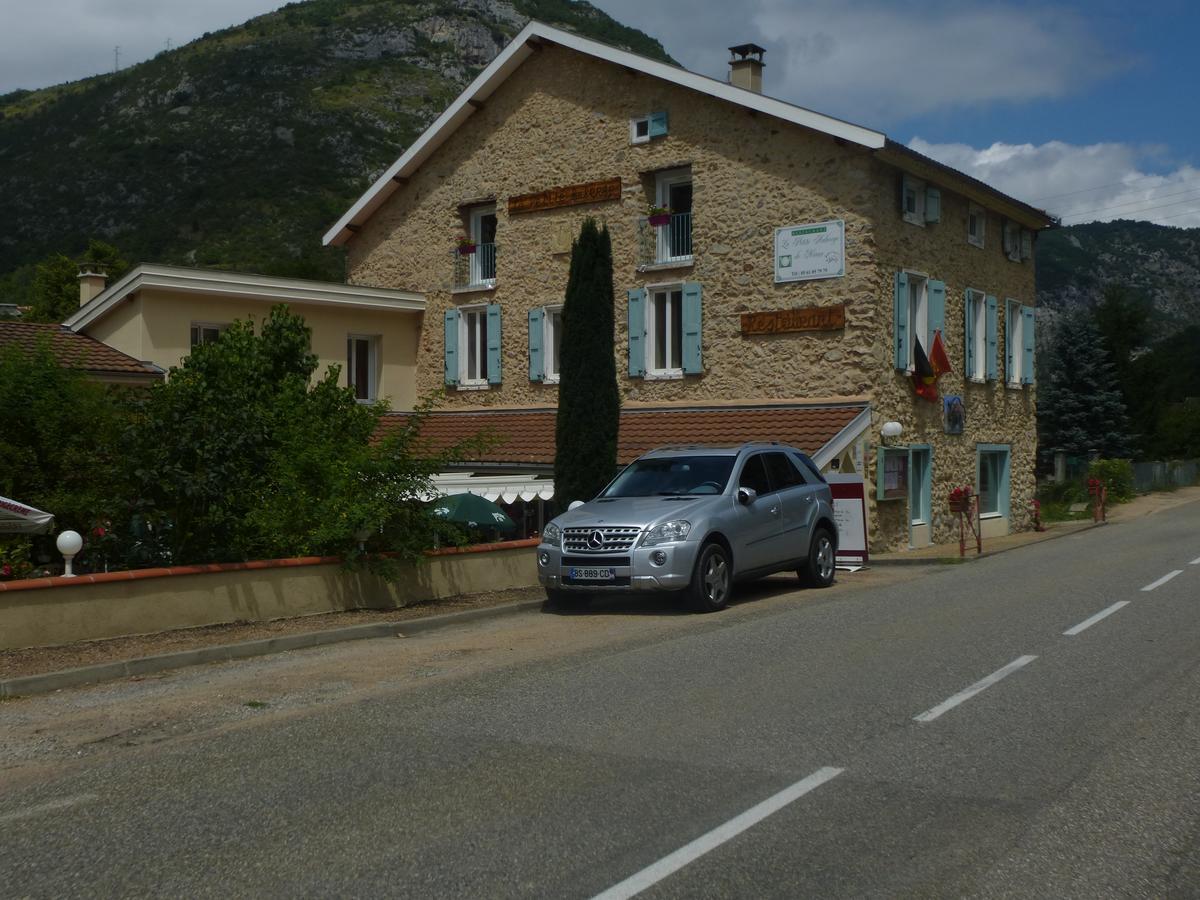 La Petite Auberge De Niaux Екстериор снимка